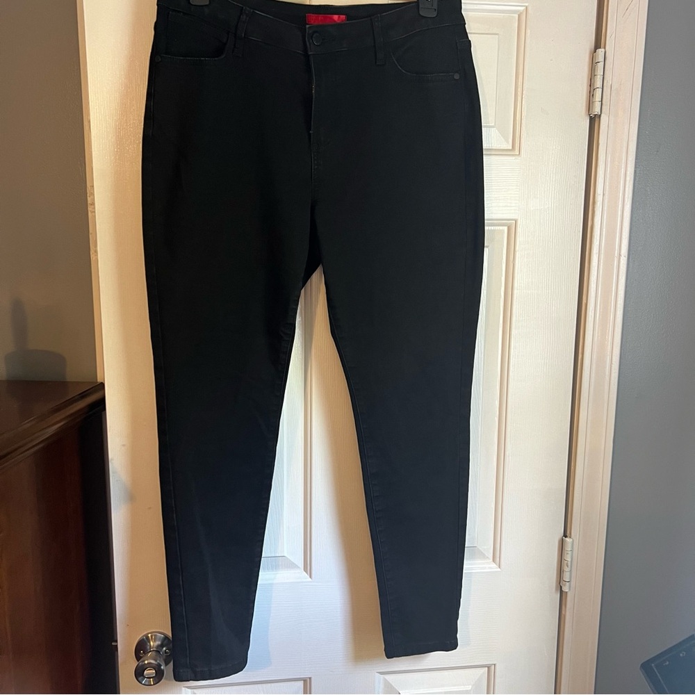Jennifer Lopez sculpt skinny black jeans size 14. NWOT